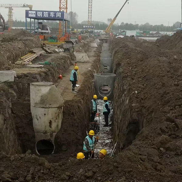雨，污水檢查井